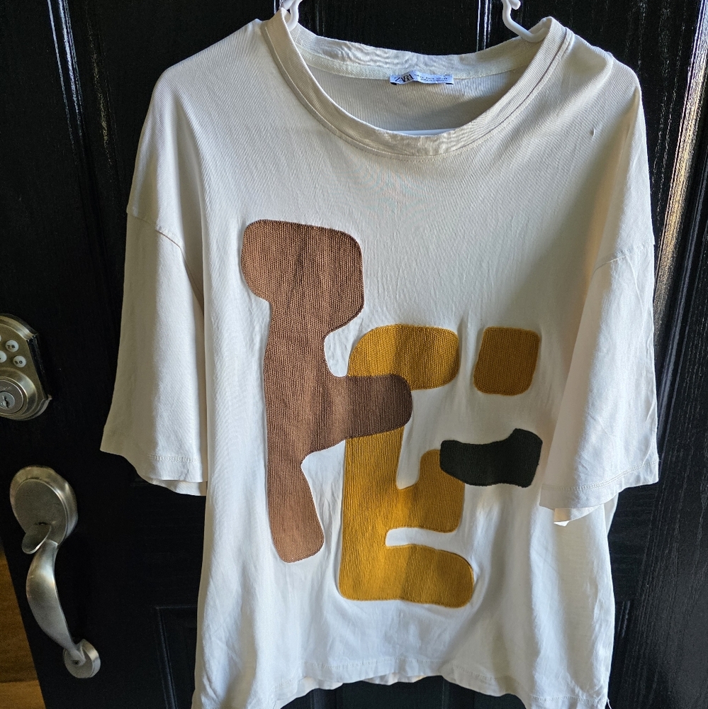 Zara White and Brown Short Sleeve Tee